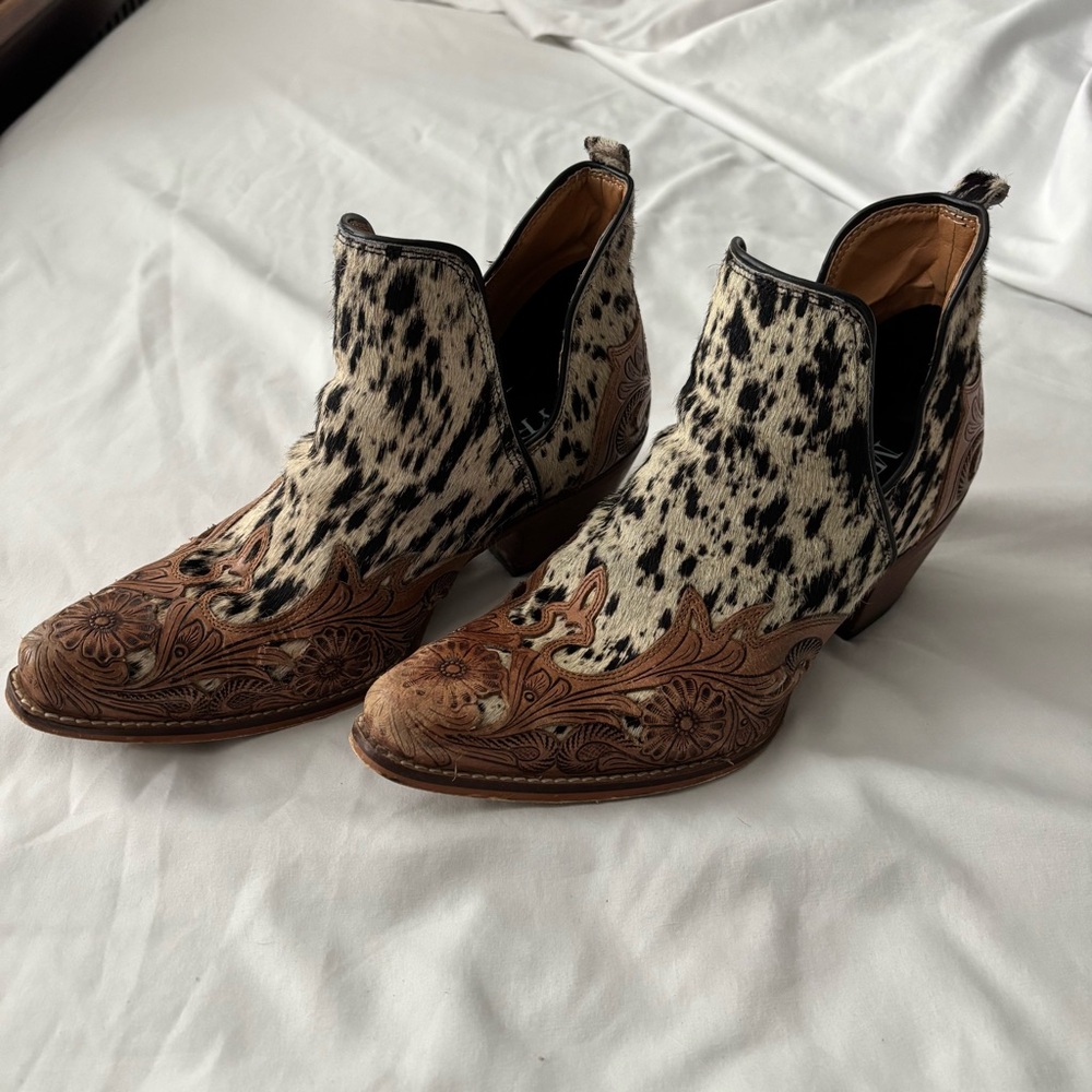 Myra Booties size 8